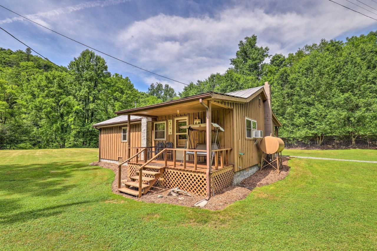 הוילה Hot Springs Marshall Cabin Retreat With Porch, On-Site Creek! מראה חיצוני תמונה