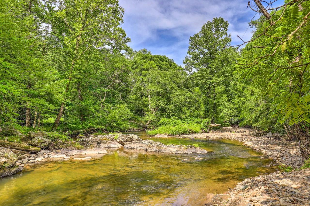 הוילה Hot Springs Marshall Cabin Retreat With Porch, On-Site Creek! מראה חיצוני תמונה